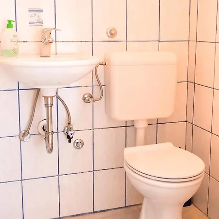 Ovcica With Terrace In Apartment Izola